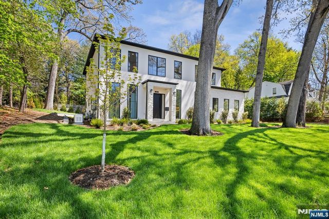 242 Hardenburgh Avenue, Demarest, NJ 07627