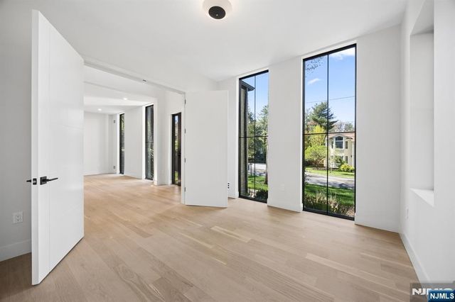 242 Hardenburgh Avenue, Demarest, NJ 07627