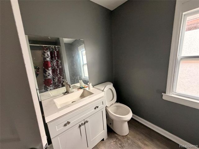 2935 W Philadelphia Street, Detroit, MI 48206