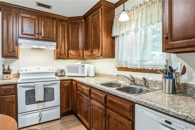 4217 Spring Valley Drive S, Mobile, AL 36693