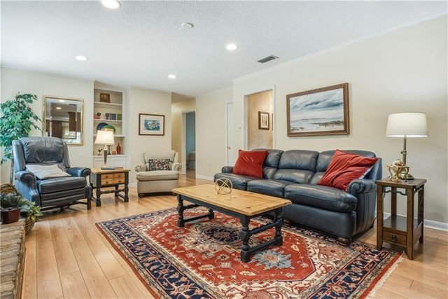 4217 Spring Valley Drive S, Mobile, AL 36693