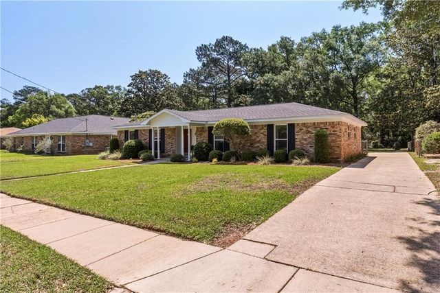 4217 Spring Valley Drive S, Mobile, AL 36693