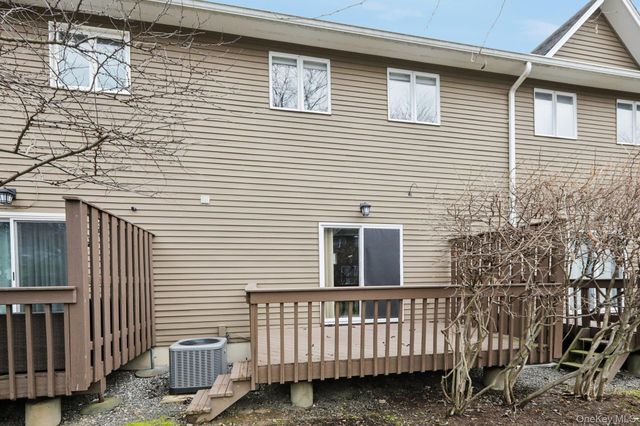 26 Village Green 26, Bardonia, NY 10954
