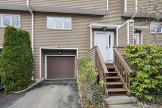 26 Village Green 26, Bardonia, NY 10954