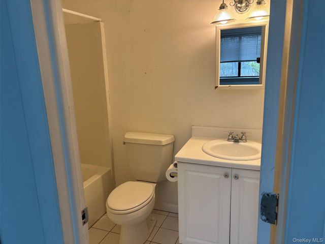 92 Lake Ridge Cove, Mohegan Lake, NY 10547