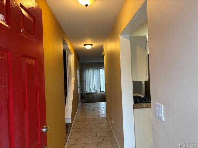 92 Lake Ridge Cove, Mohegan Lake, NY 10547