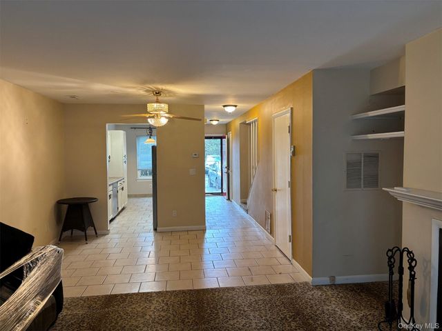 92 Lake Ridge Cove, Mohegan Lake, NY 10547
