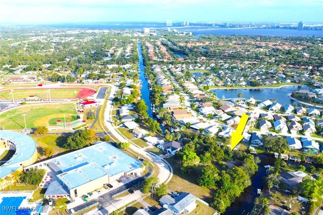 941 Iris DR, North Fort Myers, FL 33903