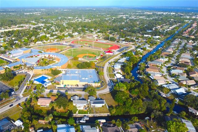 941 Iris DR, North Fort Myers, FL 33903