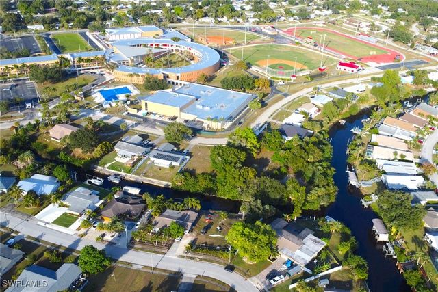 941 Iris DR, North Fort Myers, FL 33903