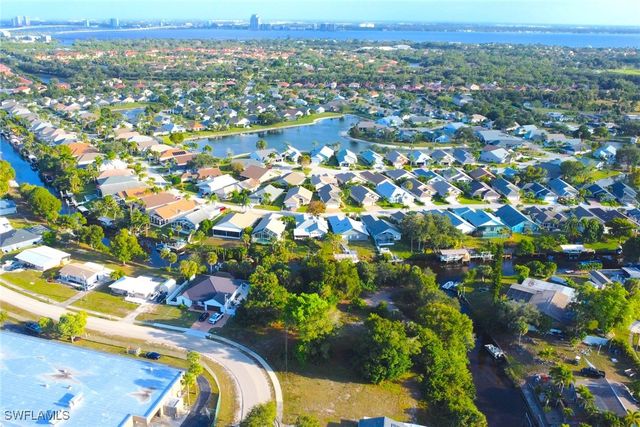 941 Iris DR, North Fort Myers, FL 33903