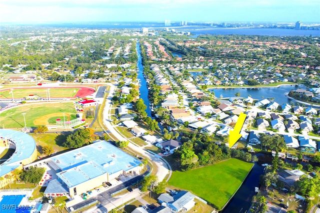 941 Iris DR, North Fort Myers, FL 33903