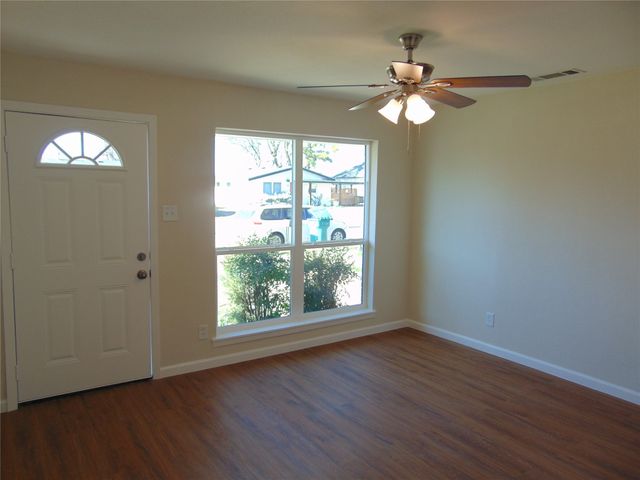 216 Wilmer Heights Drive, Wilmer, TX 75172