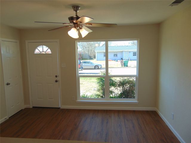 216 Wilmer Heights Drive, Wilmer, TX 75172