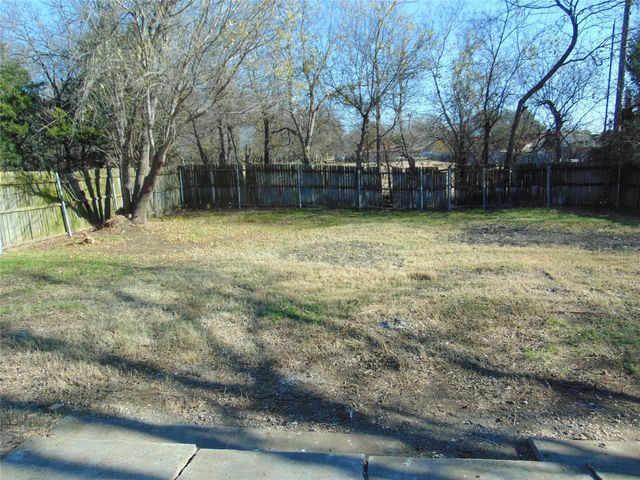216 Wilmer Heights Drive, Wilmer, TX 75172