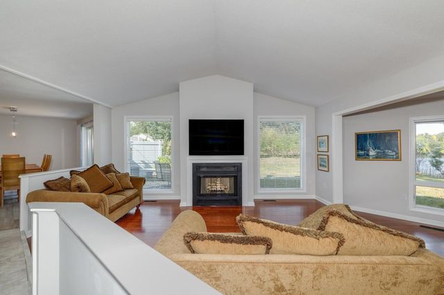 28 Walden Pond Drive, Nashua, NH 03064
