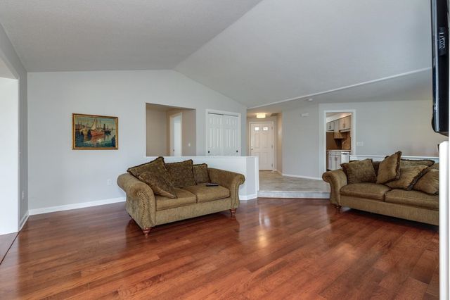 28 Walden Pond Drive, Nashua, NH 03064