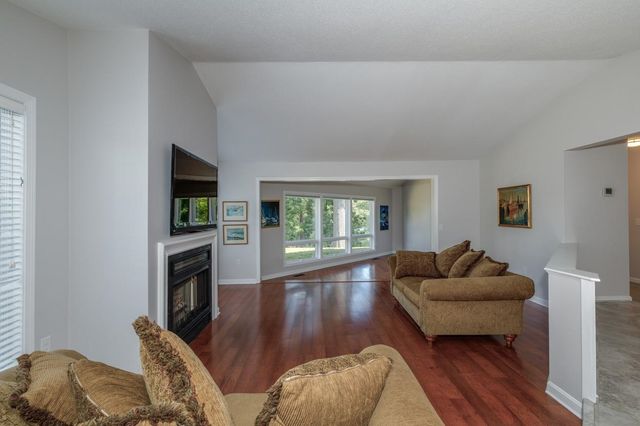 28 Walden Pond Drive, Nashua, NH 03064