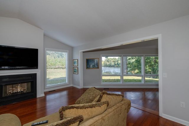 28 Walden Pond Drive, Nashua, NH 03064