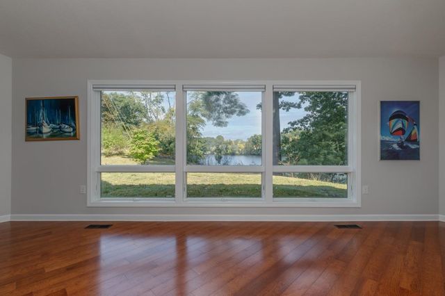 28 Walden Pond Drive, Nashua, NH 03064