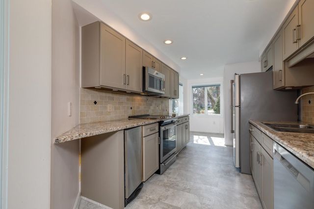 28 Walden Pond Drive, Nashua, NH 03064