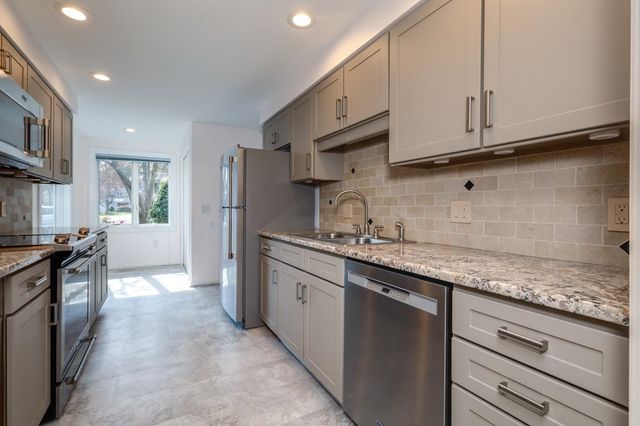 28 Walden Pond Drive, Nashua, NH 03064
