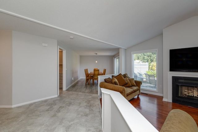 28 Walden Pond Drive, Nashua, NH 03064