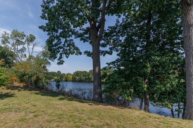 28 Walden Pond Drive, Nashua, NH 03064