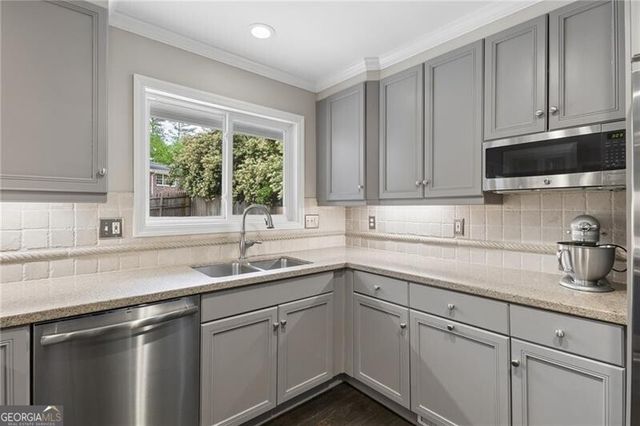 4428 E Kings Point Circle, Atlanta, GA 30338