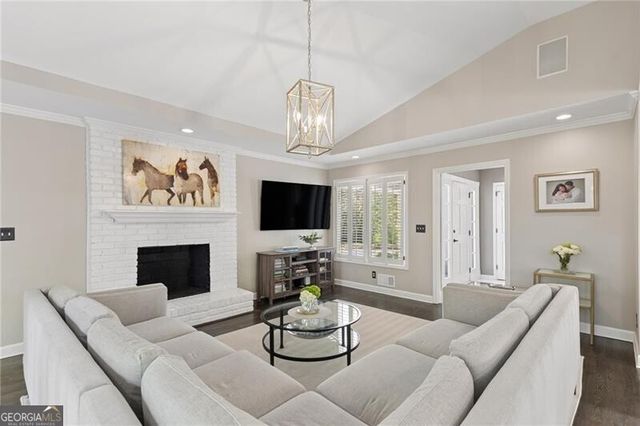 4428 E Kings Point Circle, Atlanta, GA 30338