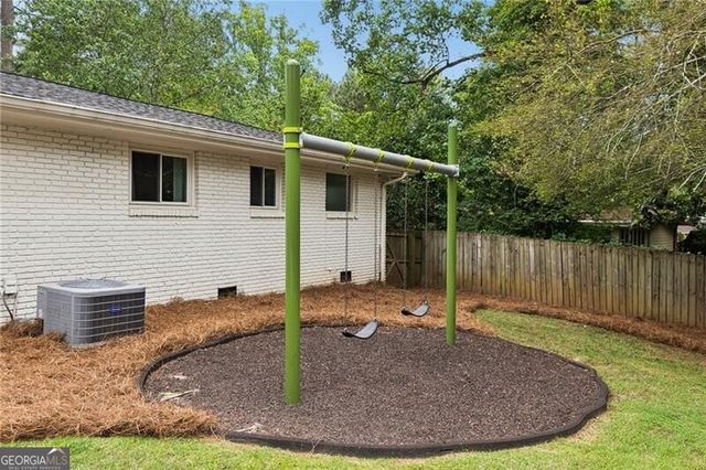 4428 E Kings Point Circle, Atlanta, GA 30338