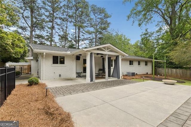 4428 E Kings Point Circle, Atlanta, GA 30338