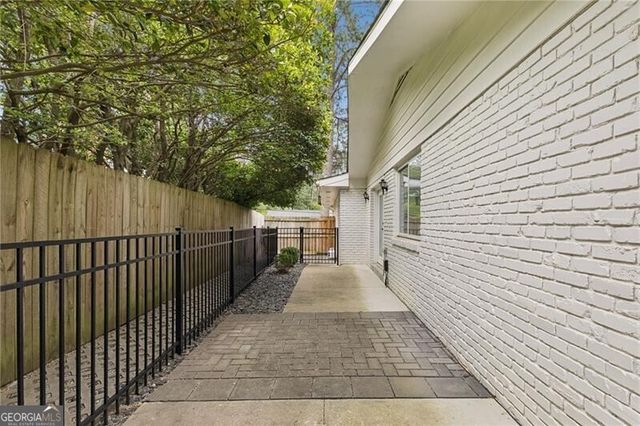 4428 E Kings Point Circle, Atlanta, GA 30338