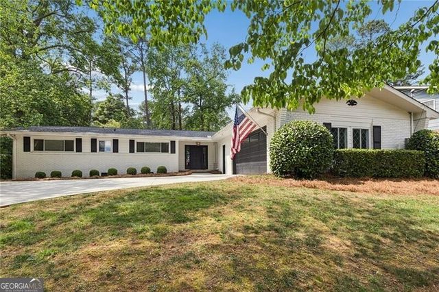 4428 E Kings Point Circle, Atlanta, GA 30338