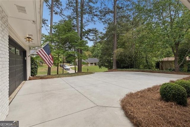4428 E Kings Point Circle, Atlanta, GA 30338