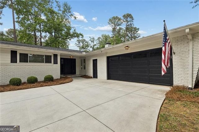 4428 E Kings Point Circle, Atlanta, GA 30338