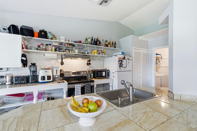 1074 SW BARBAROSA Avenue SW, Port St. Lucie, Port St Lucie, FL 34953