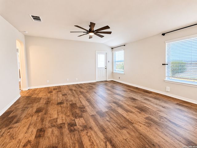 6711 Hoffman Plain, San Antonio, TX 78252