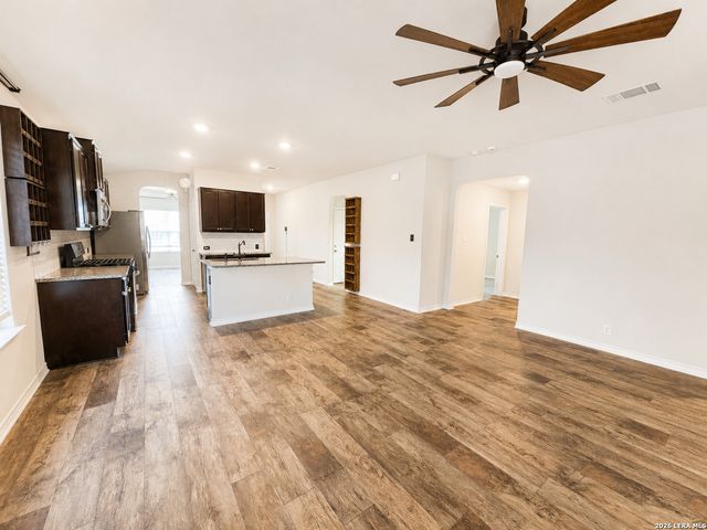 6711 Hoffman Plain, San Antonio, TX 78252