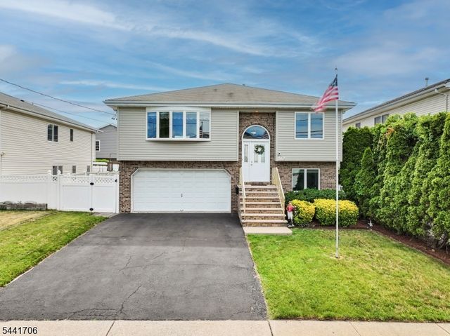 12 William St, Saddle Brook Twp., NJ 07663
