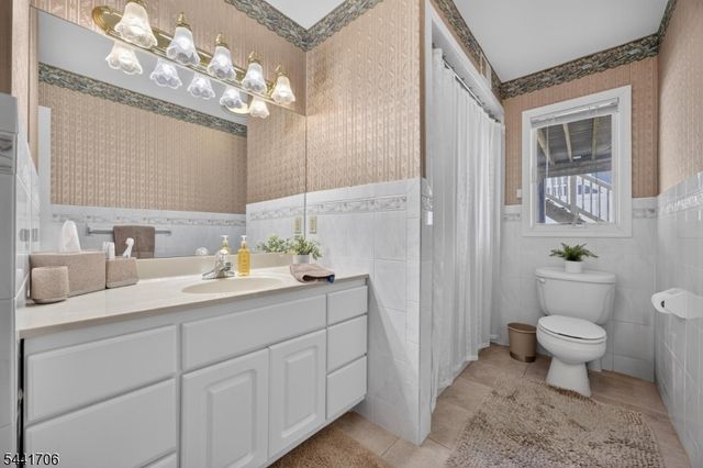 12 William St, Saddle Brook Twp., NJ 07663