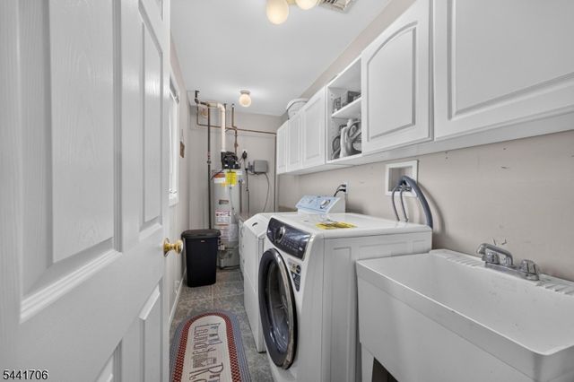 12 William St, Saddle Brook Twp., NJ 07663