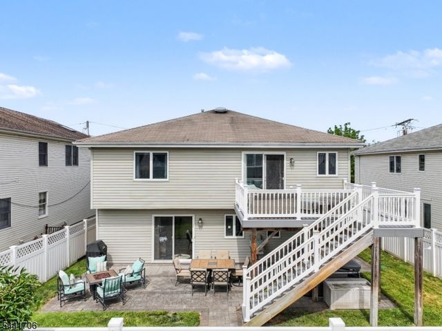 12 William St, Saddle Brook Twp., NJ 07663