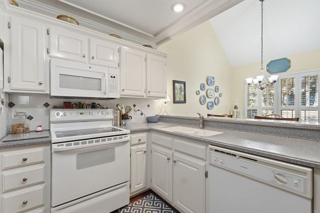 2767 Stonehedge Dr, Murfreesboro, TN 37128
