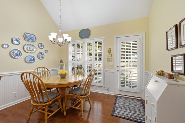 2767 Stonehedge Dr, Murfreesboro, TN 37128