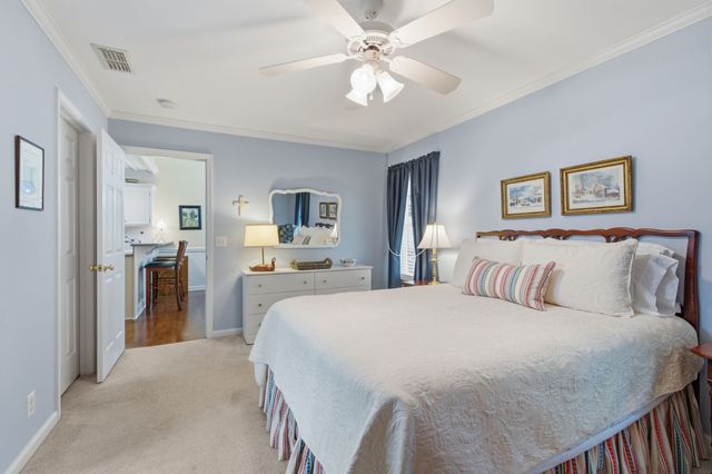 2767 Stonehedge Dr, Murfreesboro, TN 37128
