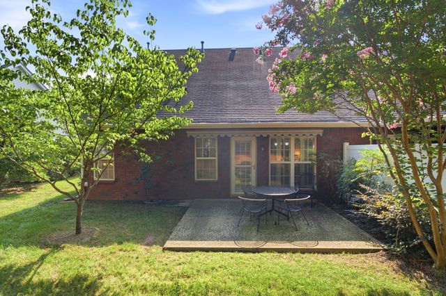 2767 Stonehedge Dr, Murfreesboro, TN 37128