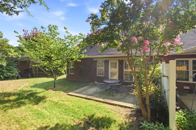 2767 Stonehedge Dr, Murfreesboro, TN 37128