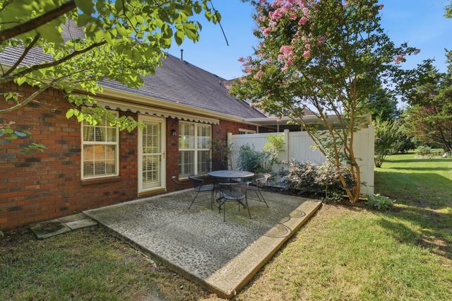 2767 Stonehedge Dr, Murfreesboro, TN 37128