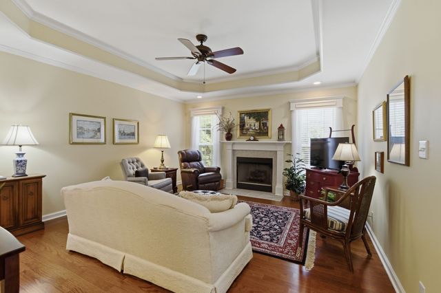 2767 Stonehedge Dr, Murfreesboro, TN 37128